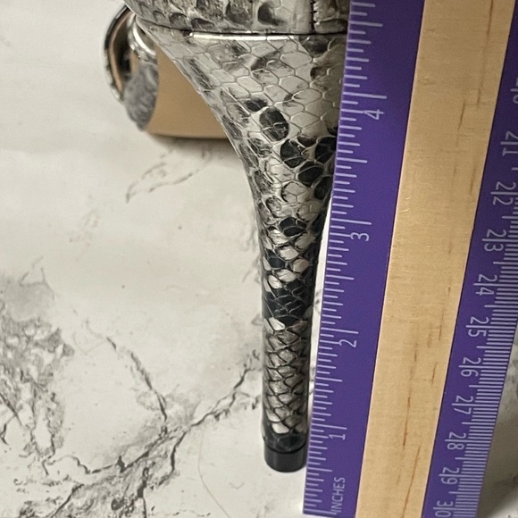 Sz 8.5 Silver & Black Snakeskin Mix No 6 Heels w/ Adjustable Ankle Strap 😍 - Picture 7 of 8